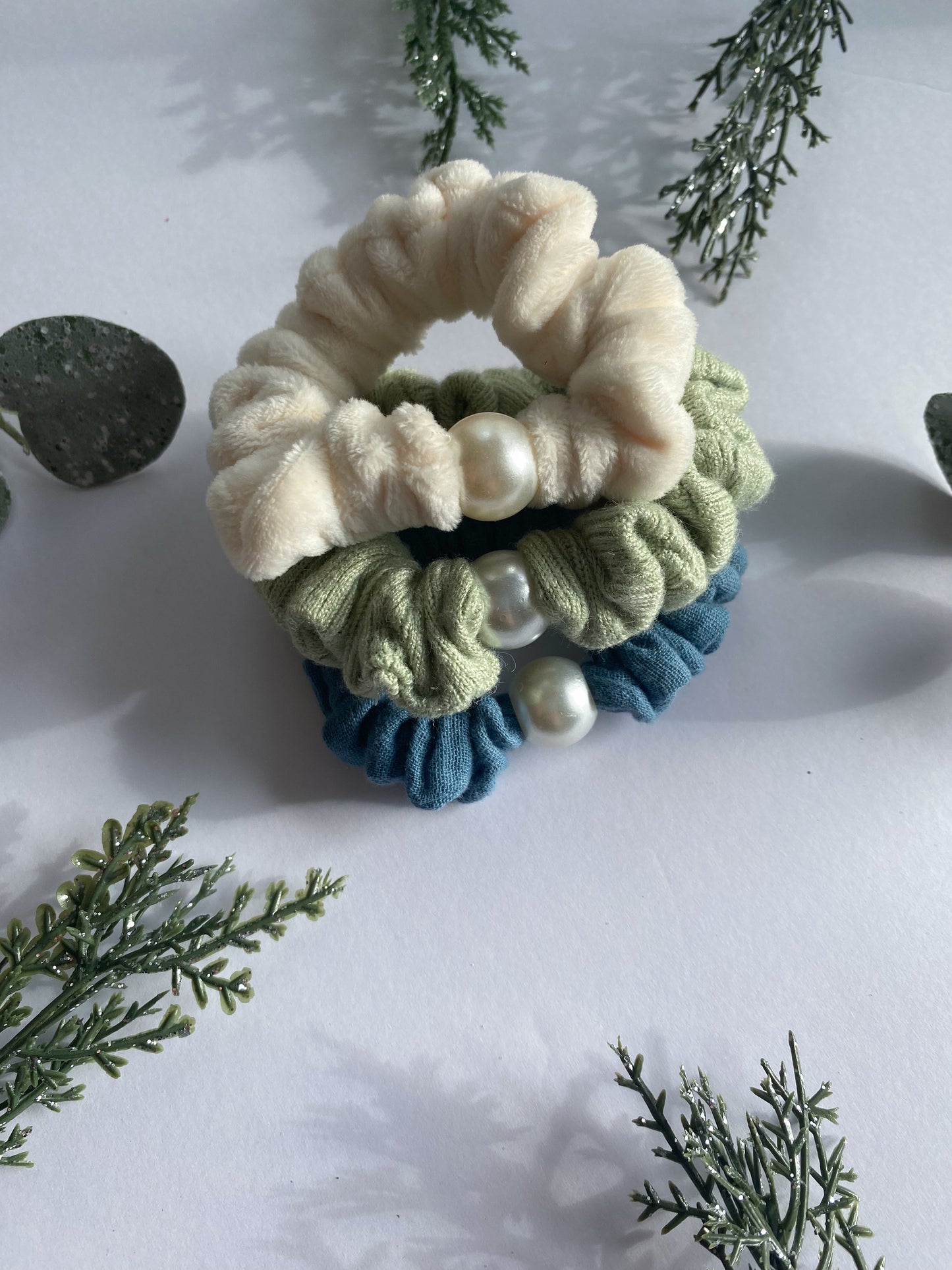 Pearl Scrunchies